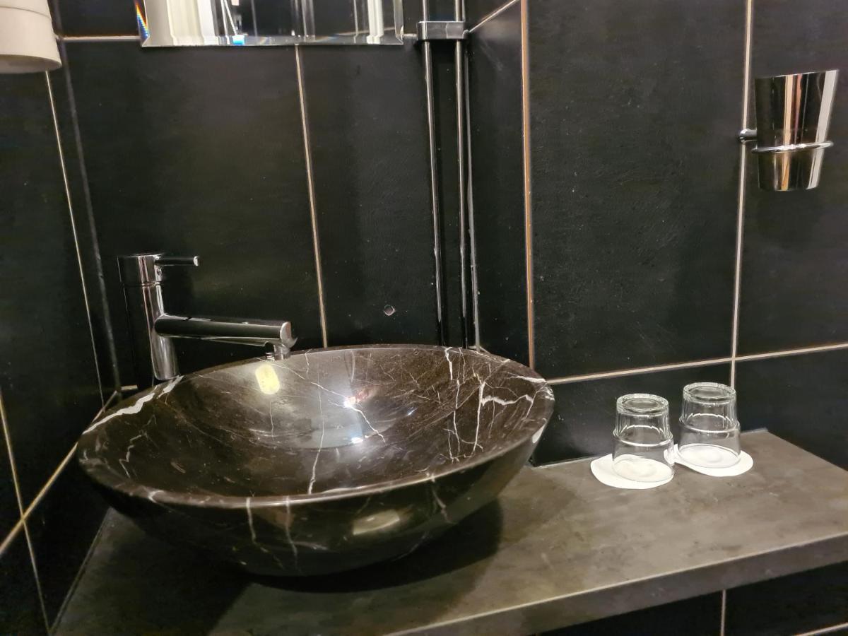 Hotel Midpoint Хельсинки Экстерьер фото