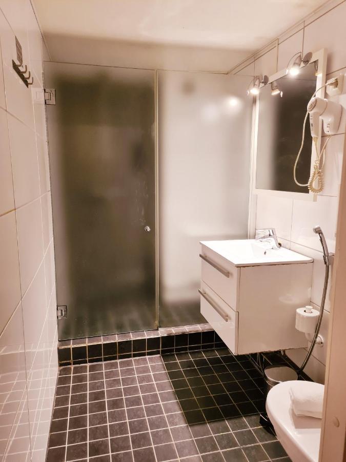 Hotel Midpoint Хельсинки Экстерьер фото