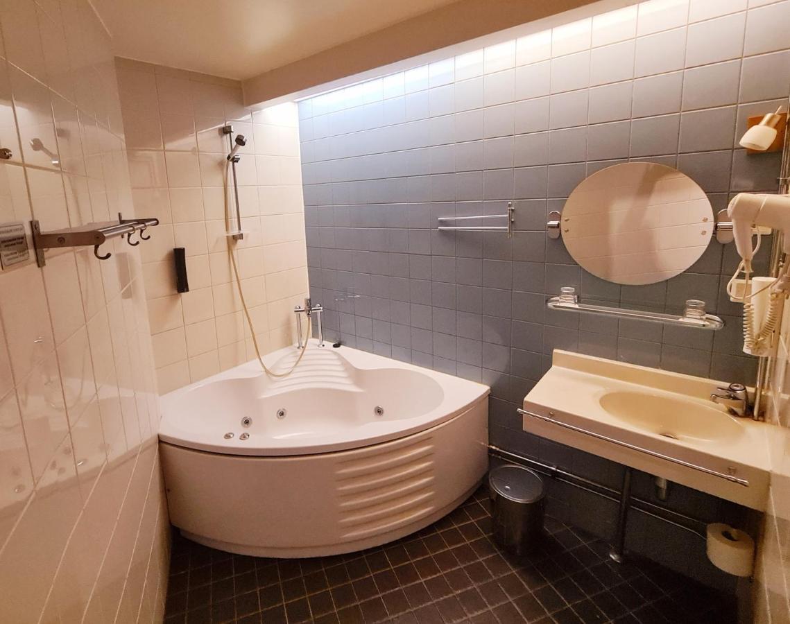 Hotel Midpoint Хельсинки Экстерьер фото