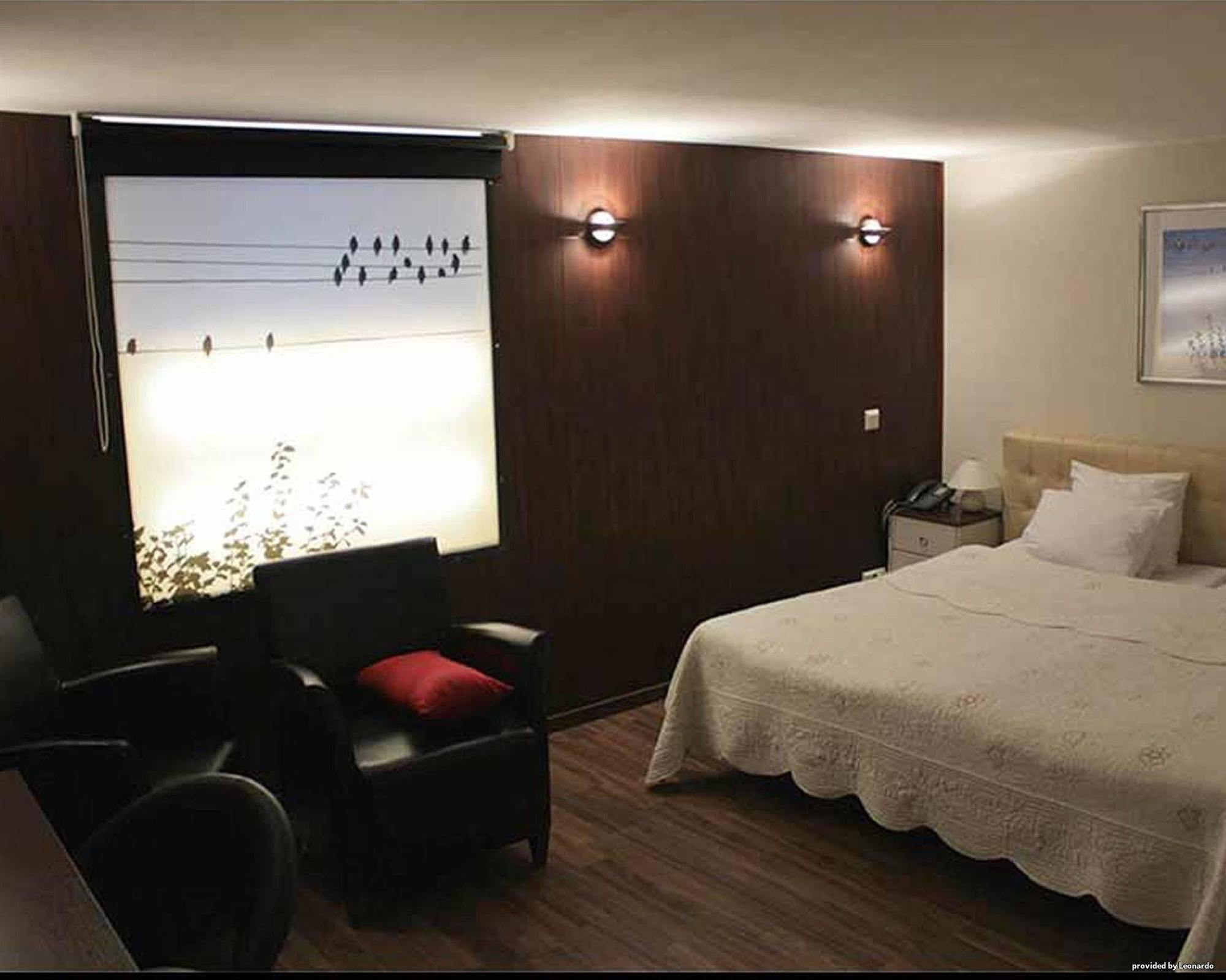 Hotel Midpoint Хельсинки Экстерьер фото