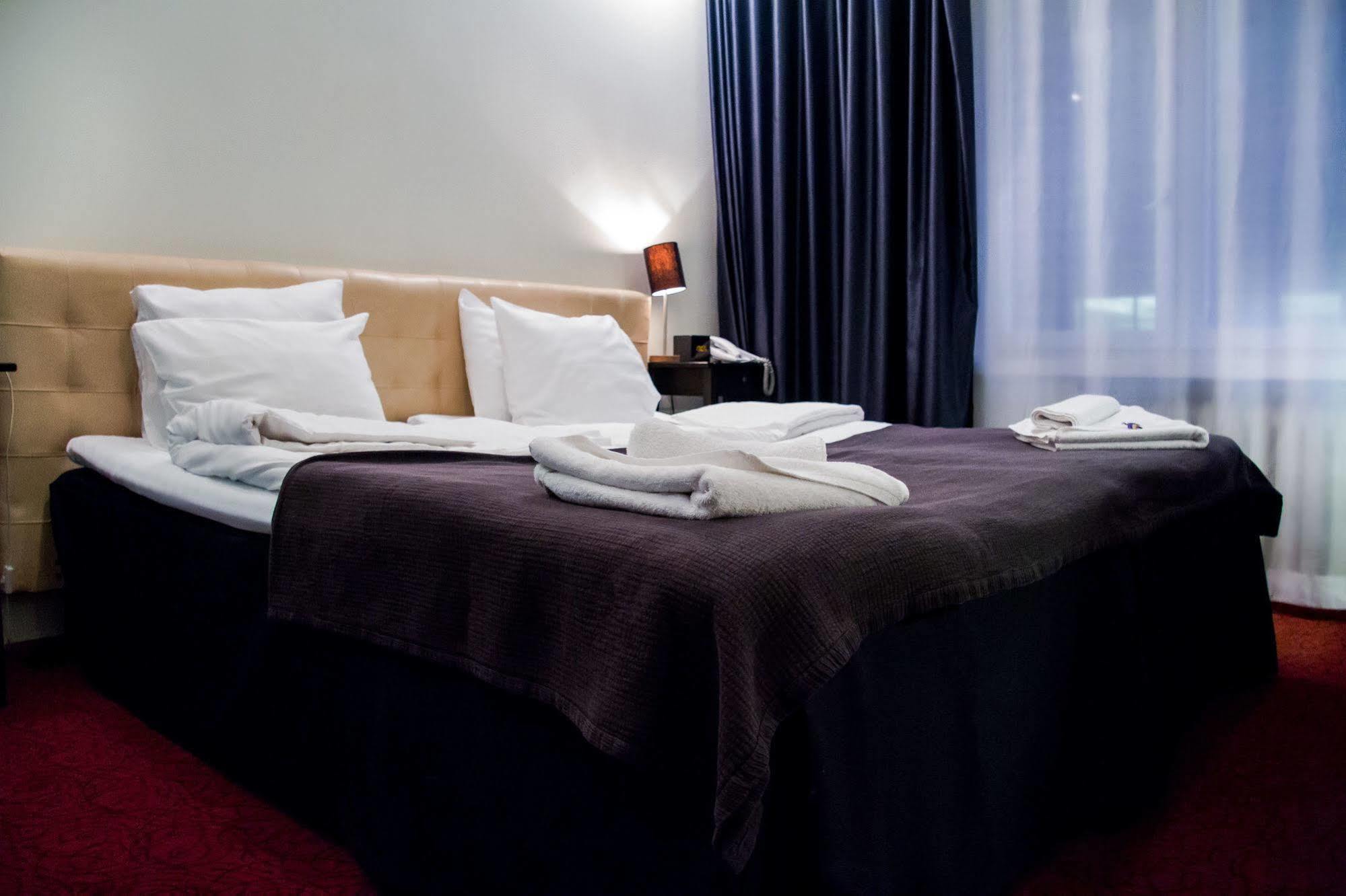 Hotel Midpoint Хельсинки Экстерьер фото