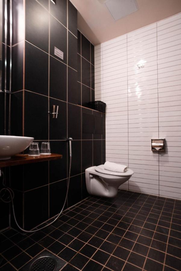 Hotel Midpoint Хельсинки Экстерьер фото